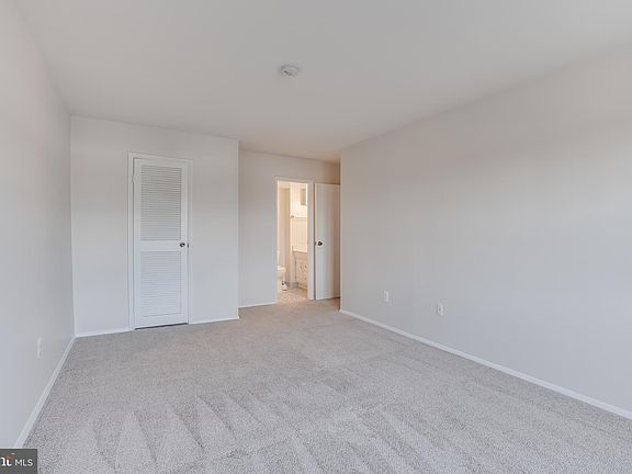 5th image of 109 Center St N #C-201