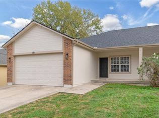 1211 NW Scenic Dr, Grain Valley, MO 64029
