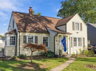 492 Lamarck Dr, Cheektowaga, NY 14225