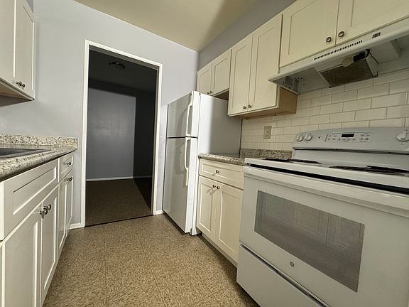 4th image of 1535-106 Central Ave #106A