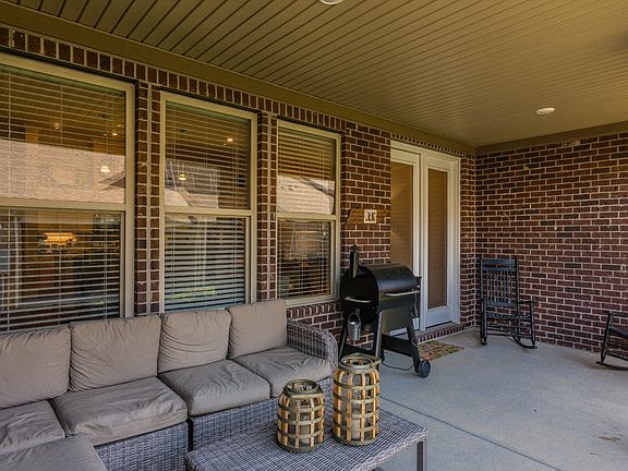 5th image of 121 Cape Private Cir