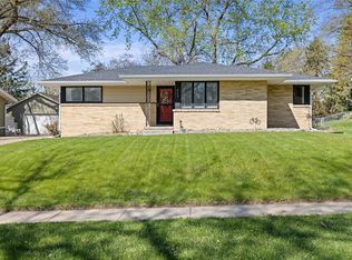 812 30th St, West Des Moines, IA 50265