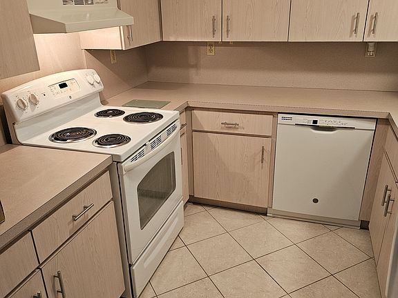 5th image of 2609A NE 30th St #2609A