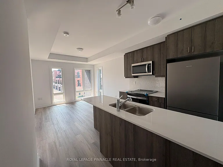3 Bancroft Ln #202 — Photo 2