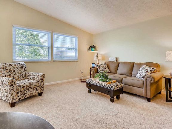 4th image of 9651 Redwood Cir