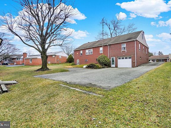 2nd image of 454 Highland Rd