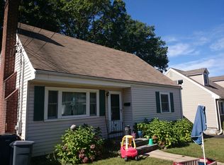 35 Oakmere St, West Roxbury, MA 02132