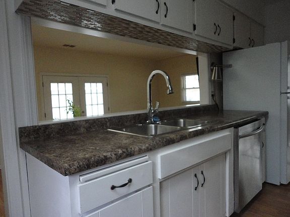 3rd image of 251 E Plymouth St