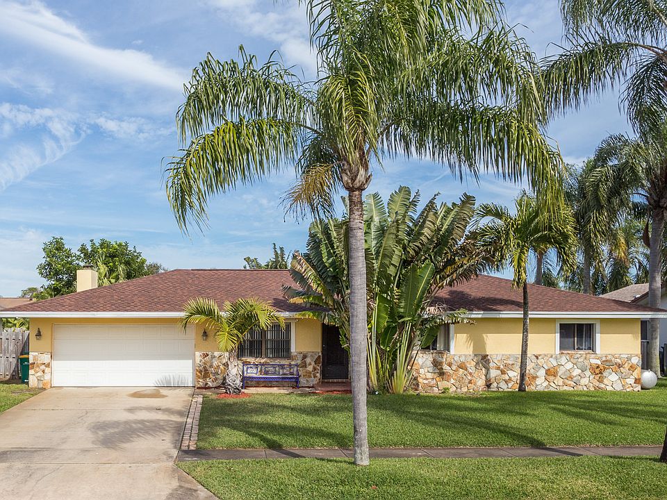Great Beachside Pool Home
