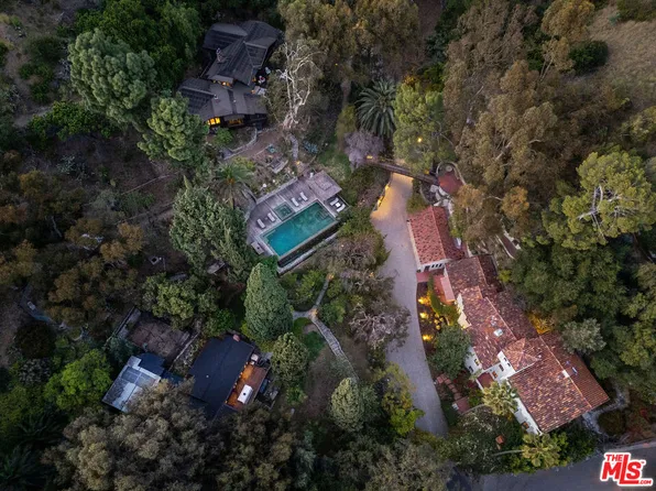 1900 N Vista St, Los Angeles, CA 90046