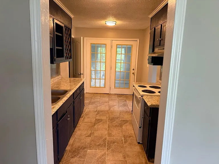 508 Closhire Ln — Photo 5