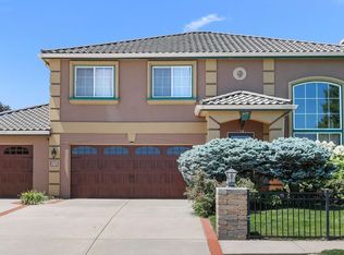 3235 Lakepark Ln, Hastings, NE 68901