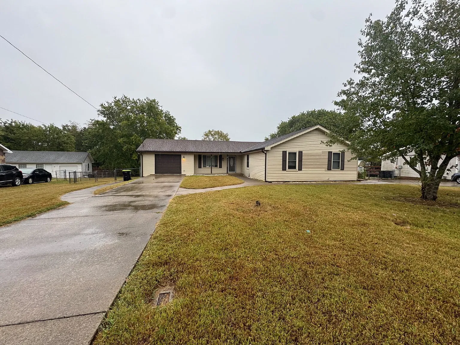 3 bed, 2.0 bath, 1743 sqft, $1,495 — Photo 2