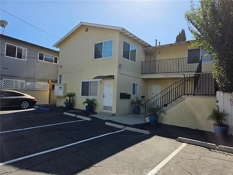 24425 Hawthorne Blvd #C — Photo 2