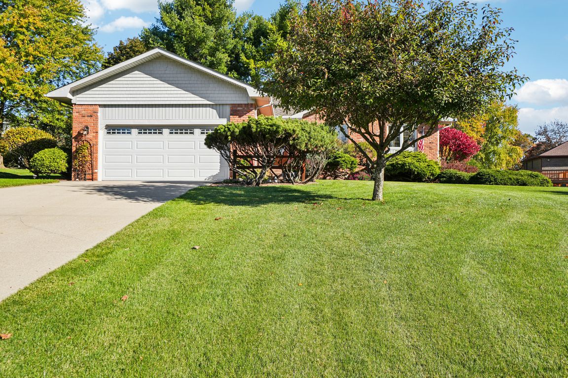 Eagle Nest Dr-S2810-001.jpg