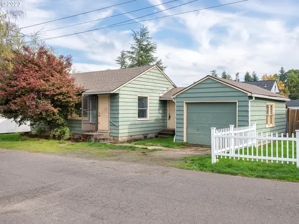 1208 Grant St, Oregon City, OR 97045