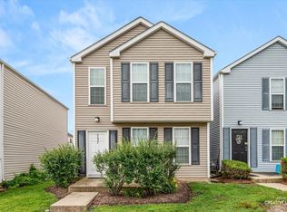737 Serendipity Dr #737, Aurora, IL 60504