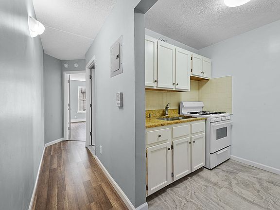 5th image of 136A W 117th St APT 2