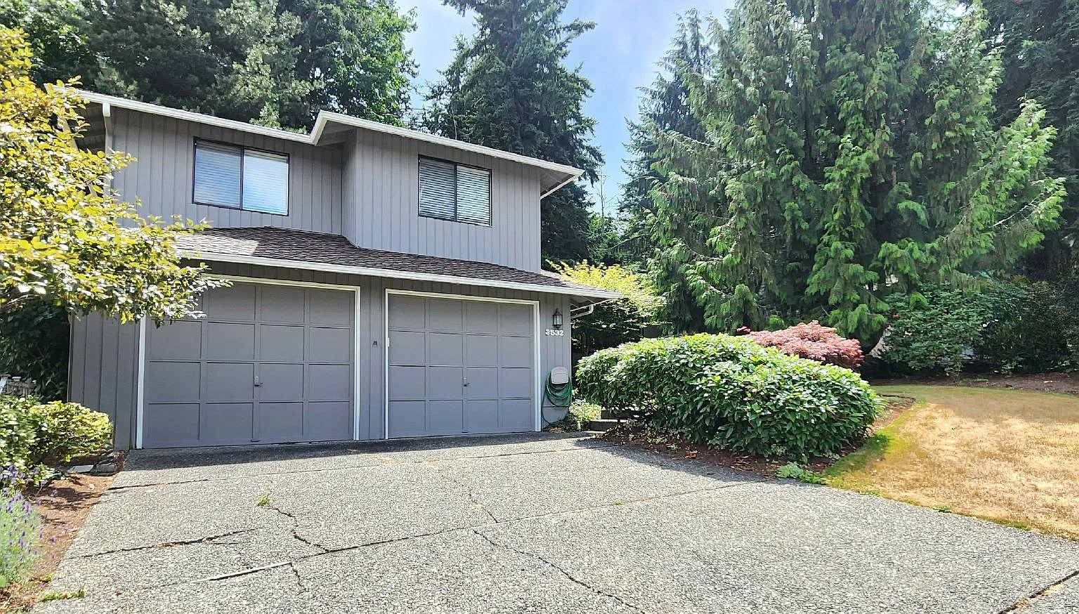3 Bed/ 2.5 Bath in Everett — Photo 2