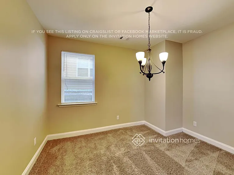 380 Roseglen Dr — Photo 9