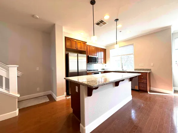 1043 Chalcedony Ter, Union City, CA 94587