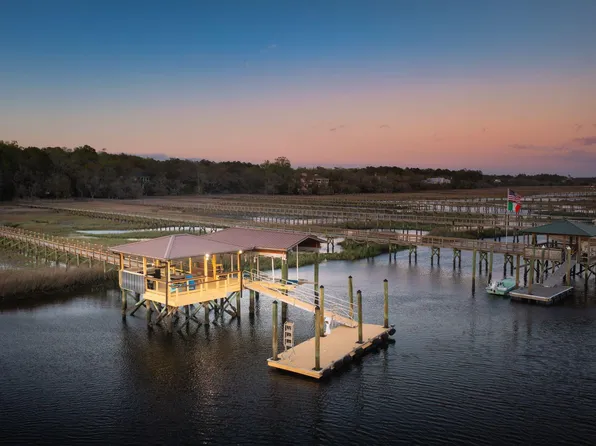 633 Barbados Dr, Charleston, SC 29492