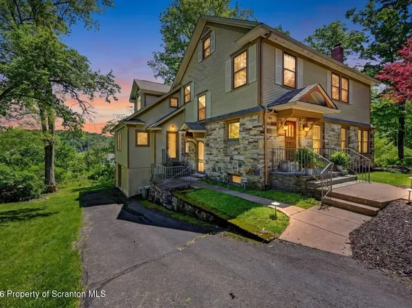 100 Old Woodland Way, Clarks Summit, PA 18411
