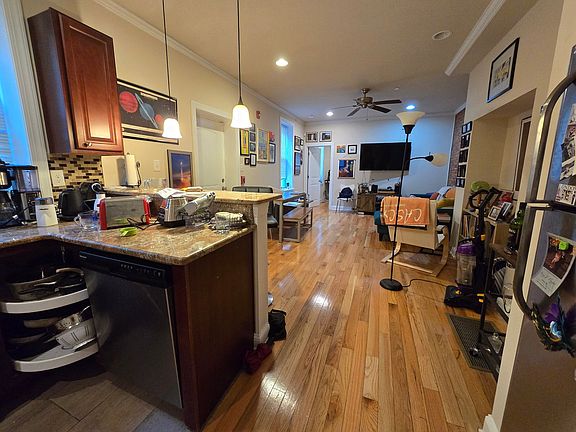 4th image of 1623 Green St #1R