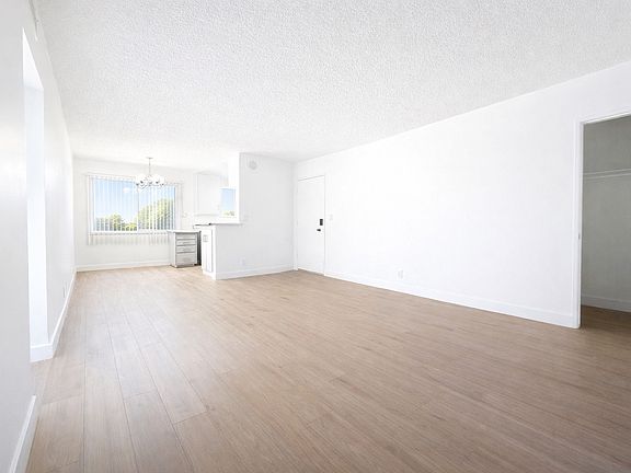 2nd image of 1823 Camden Ave #4