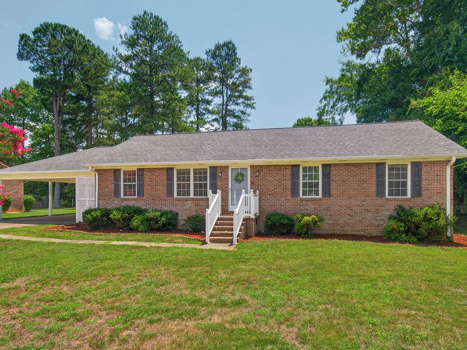 1st image of 300 Buckingham Dr