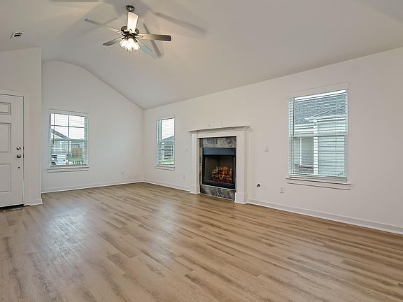 3rd image of 5772 Holdcroft Dr