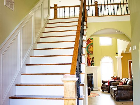 5th image of 833 Hardwoods Dr