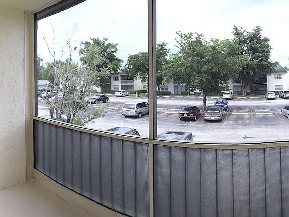 4th image of 4165 NW 90th Ave APT 204