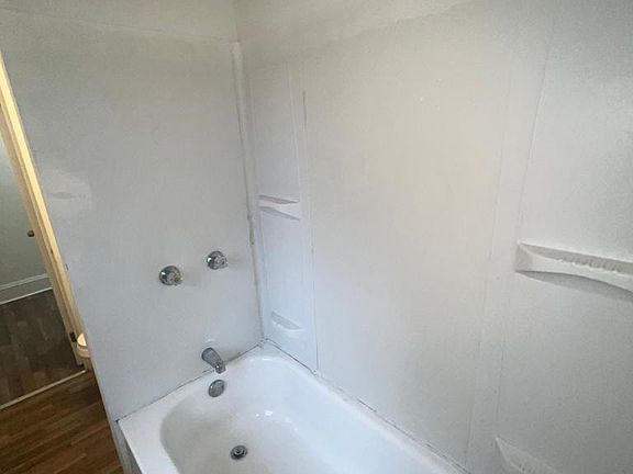 5th image of 3637 E 149th St #2