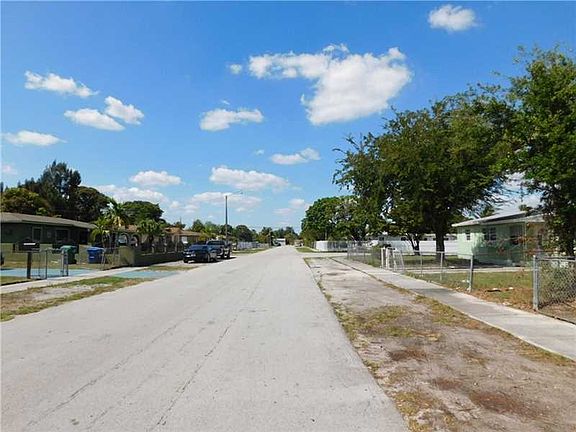 2nd image of 17121 NW 36th Ave