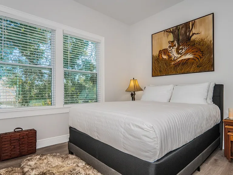 2416 E Clark St #1 — Photo 7