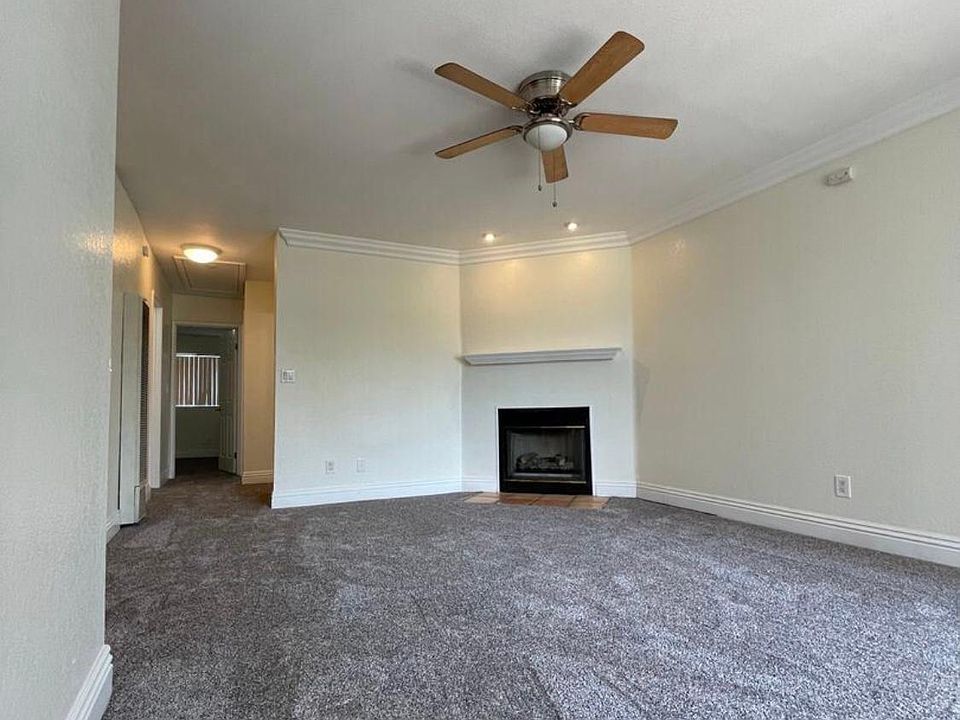 1st image of 4775 Seminole Dr APT 206
