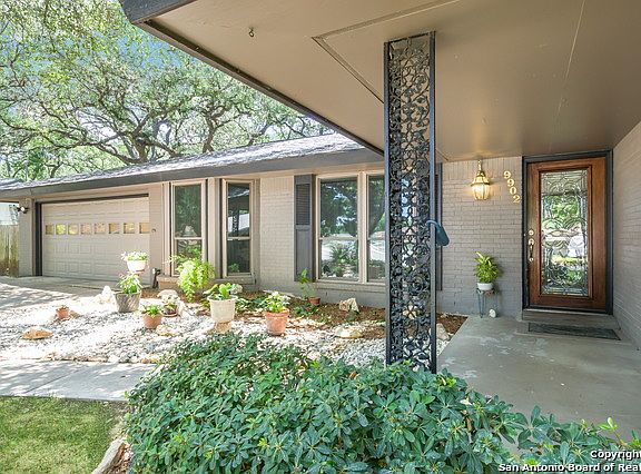 5th image of 9902 Omena Ct
