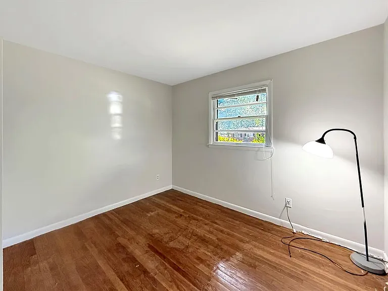 10624 Woodcock St — Photo 7