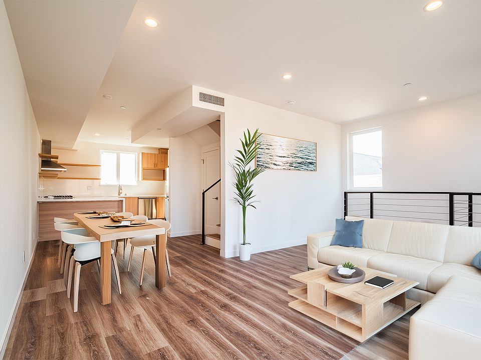 UNIT 1 - LIVING ROOM 1A, FURNITURE NOT INCLUDED