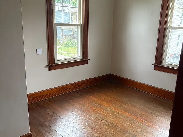 1051 Lindsay Ave — Photo 8