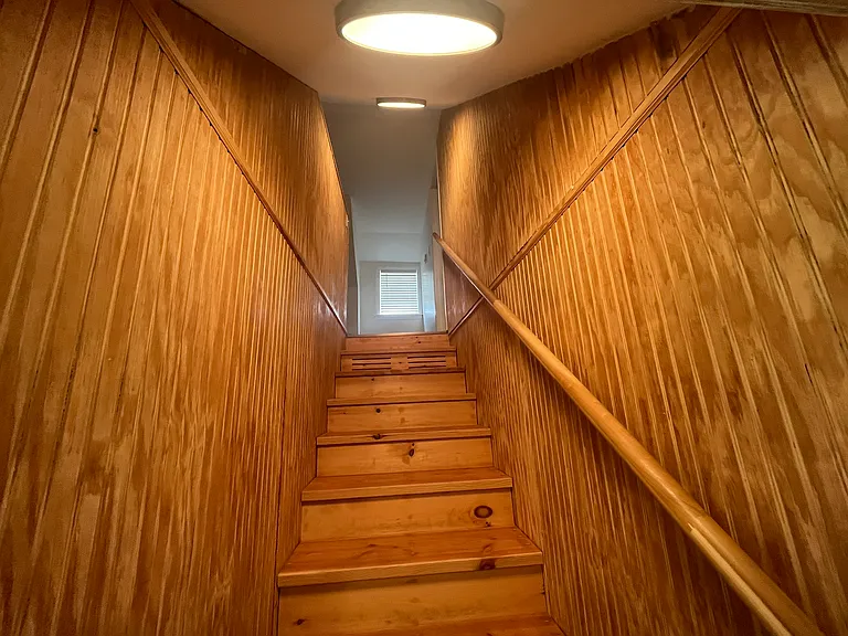 328 Tyrone St — Photo 27