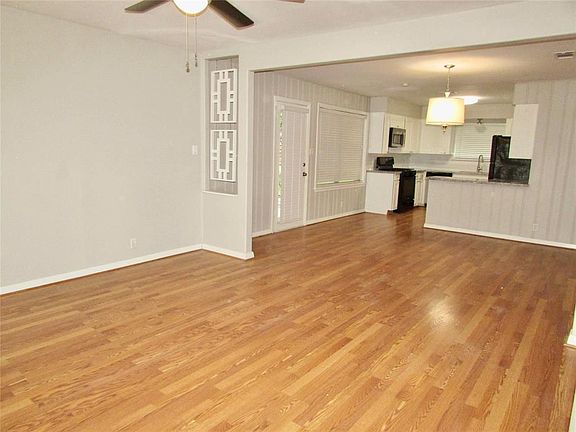 3rd image of 5010 Poinciana Dr