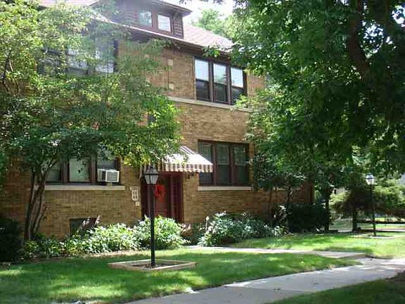 5th image of 1300 Maryland St APT 1