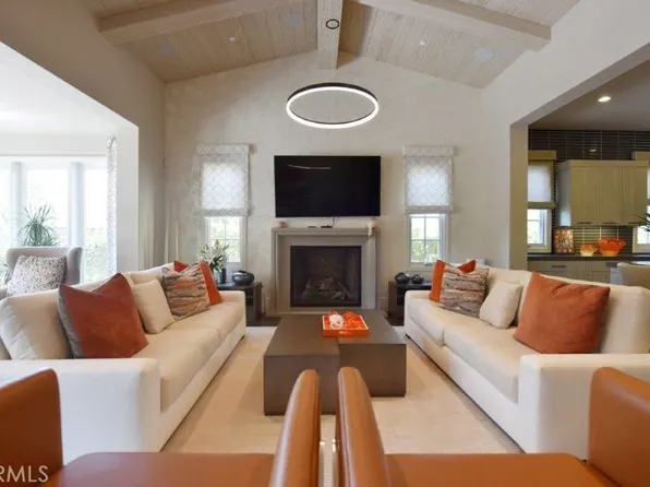 124 Candleglow, Irvine, CA 92602