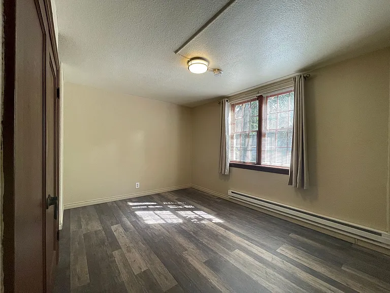 916 W Augusta Ave — Photo 10