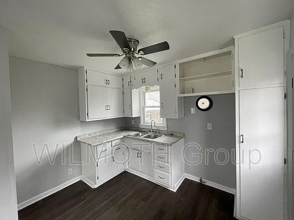 4th image of 2241 Villa Ave