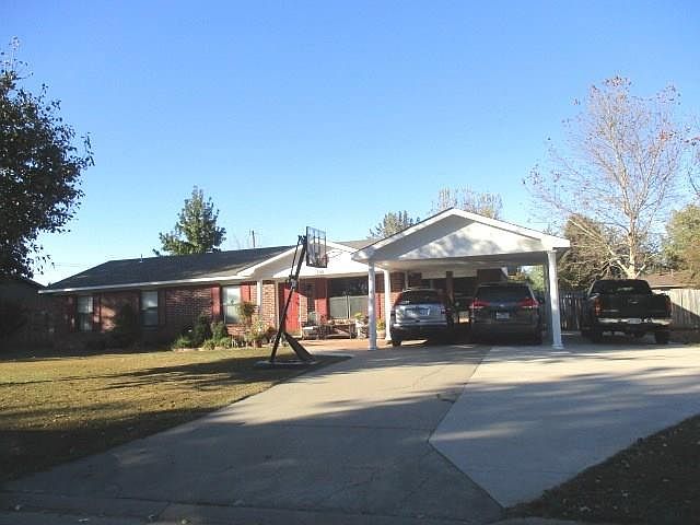 1st image of 114 E Lark Ln