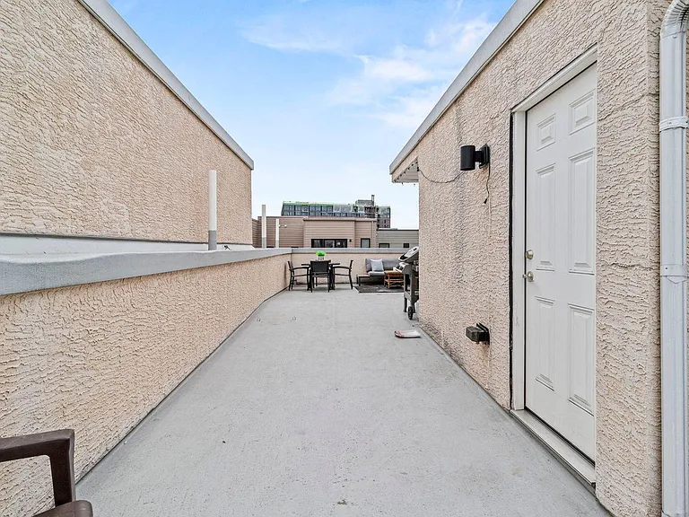 418 Fairmount Ave — Photo 54