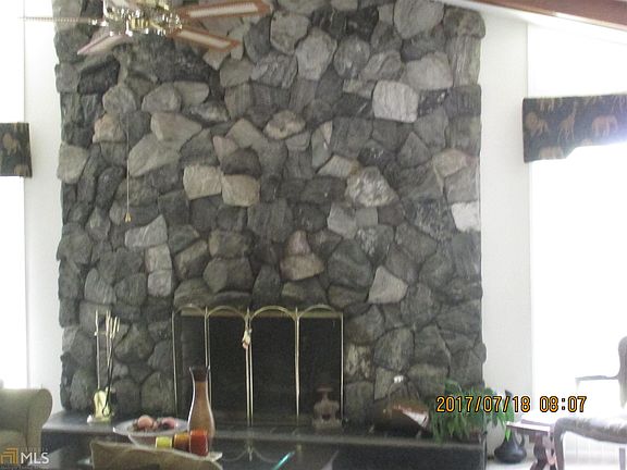 2nd image of 354 Plantation Cir #6